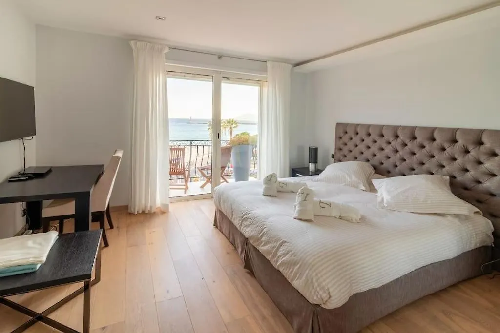 T3 Vue Mer Le Mace Plage Cannes