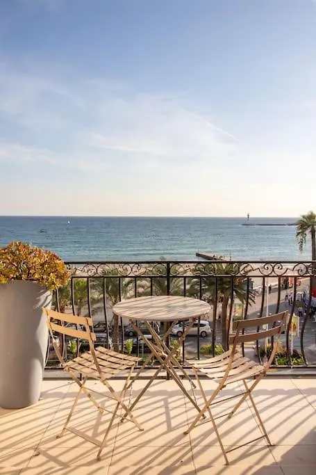 T3 Vue Mer Le Mace Plage Cannes 0*,  France